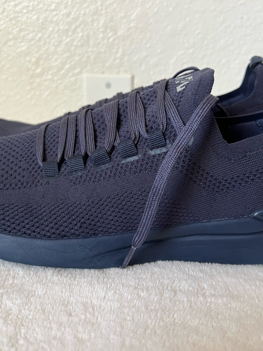 APL TechLoom Breeze Midnight Blue Men's Sneakers - Excellent Condition - Picture 5 of 8